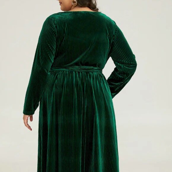 Velvet Rib Knit Wrap Hem Pocket Belted Dress Size 18-20 NWT by BloomChic - Picture 5 of 7